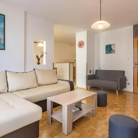 شقة Apartman Marko 1 *